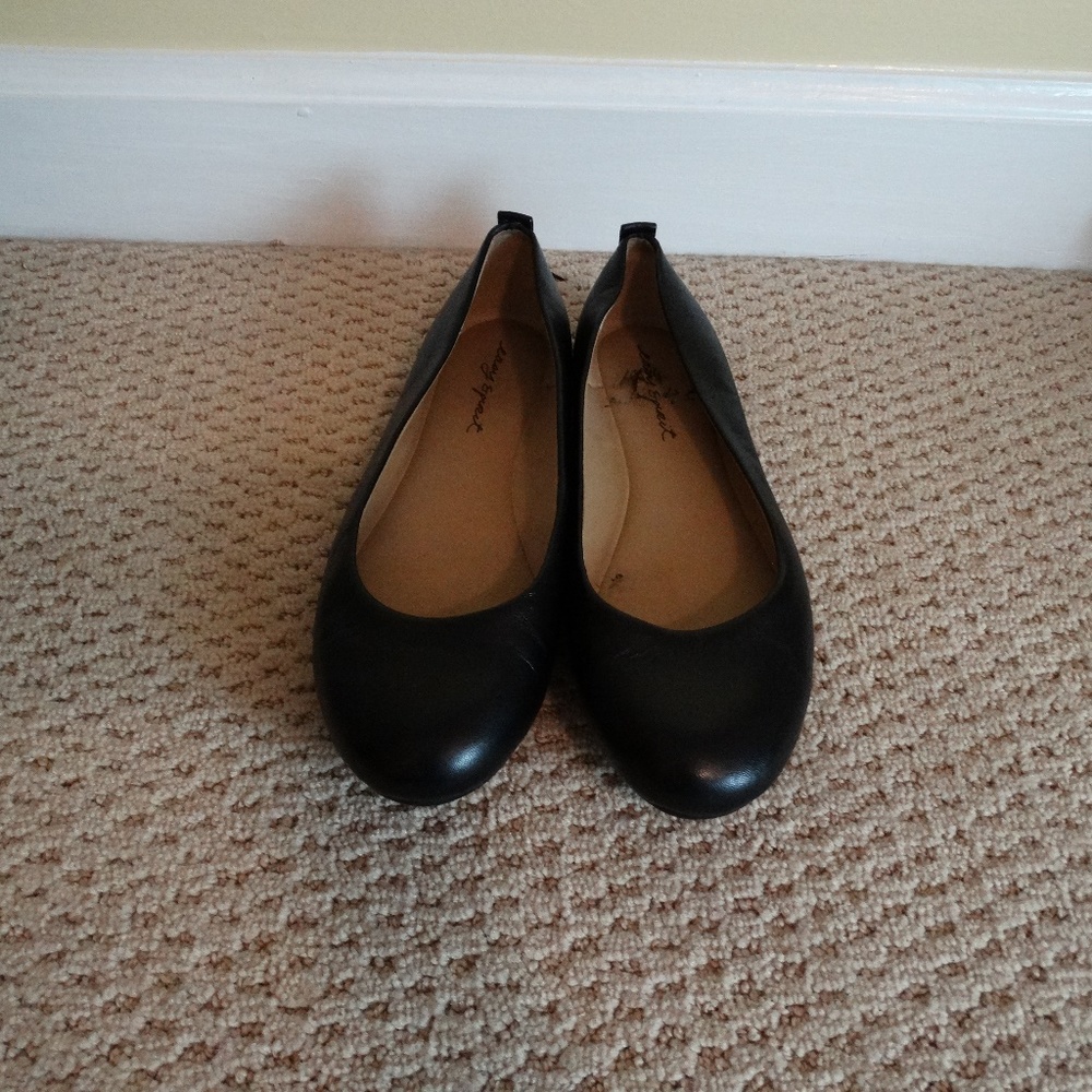 Easy Spirit Black Flats
